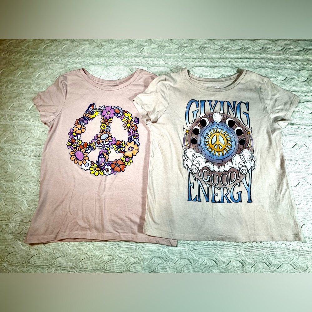 Lot of 2 Kid’s Floral Peace and Graphic Short Sleeved Pink Tees Size XL #1134